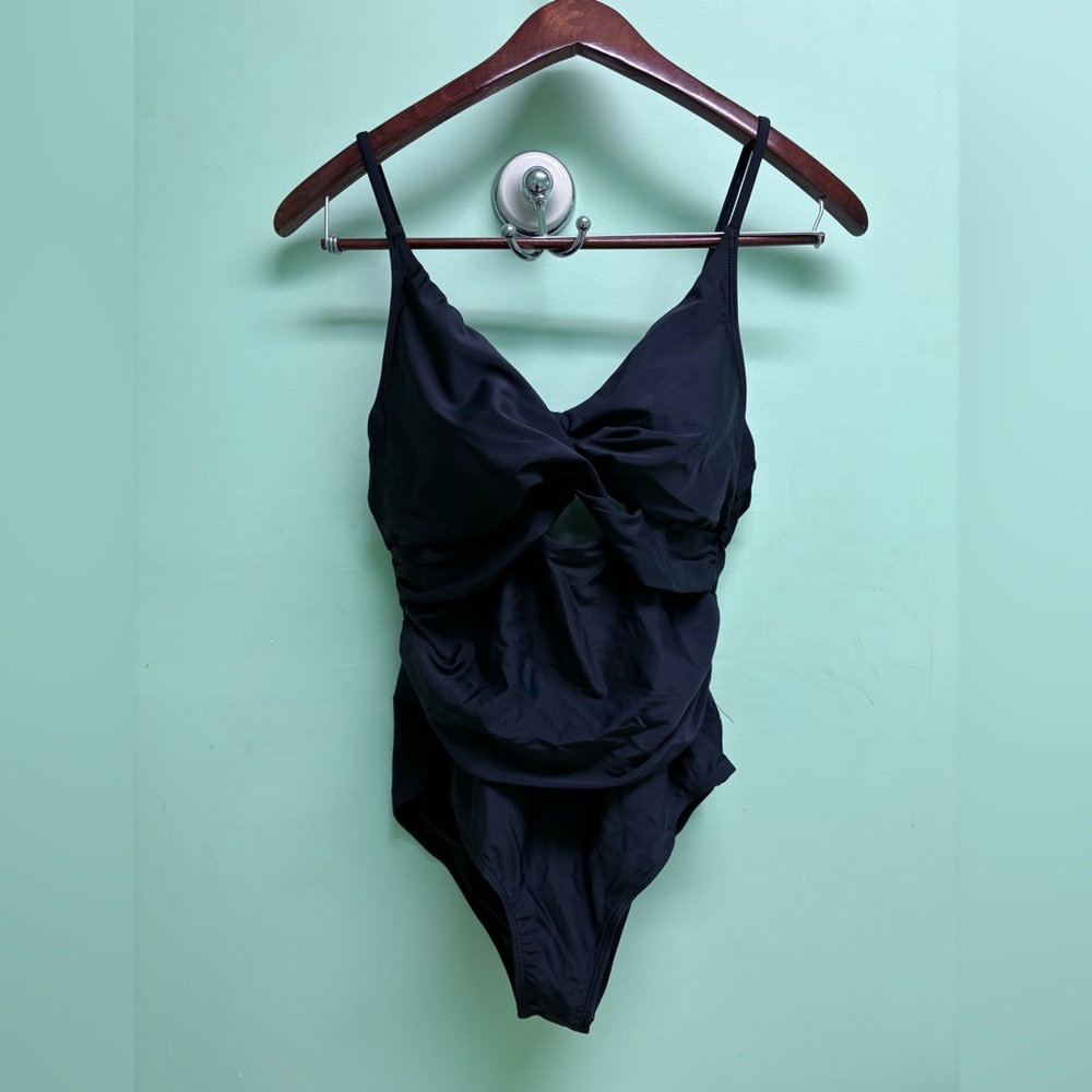 Black One-Piece Swimsuit P130
